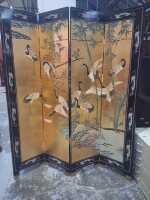 DRESSING SCREEN
