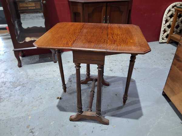 GATELEG TABLE