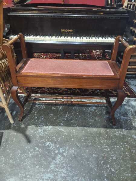 PIANO STOOL