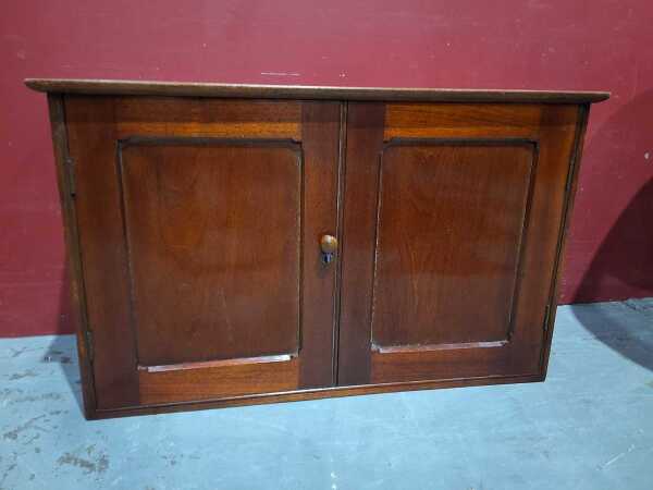 COUNTERTOP CABINET