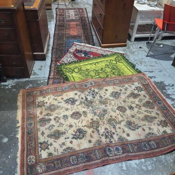 RUGS