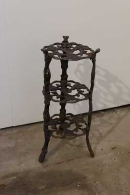 POT STAND