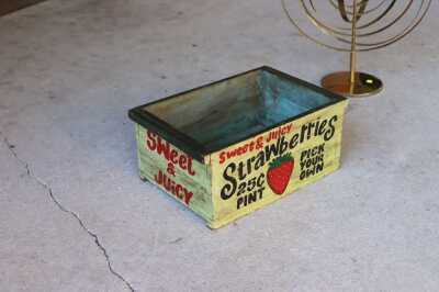 STORAGE BOX