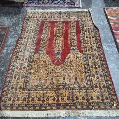 PRAYER RUG