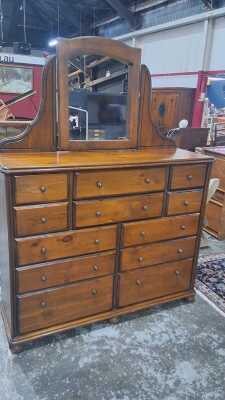 DRESSING CHEST
