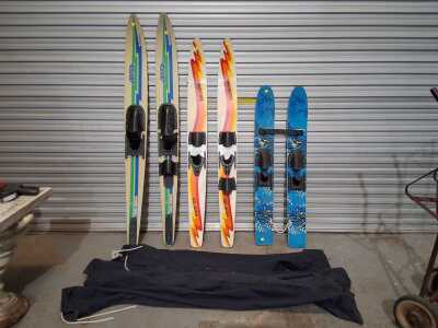 WATER SKIS