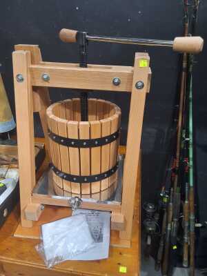 FRUIT PRESS