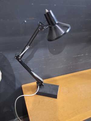 DESK LAMP