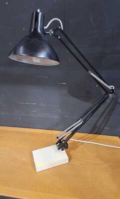 DESK LAMP