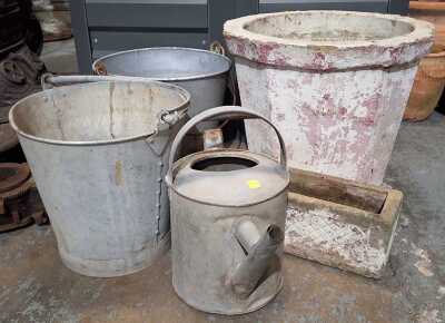 GARDEN DECOR