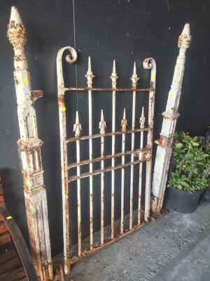 ENTRANCE GATE