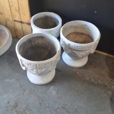 GARDEN POTS