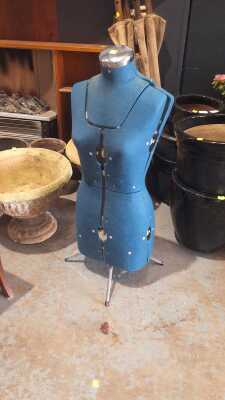 DRESSMAKERS MANNEQUIN