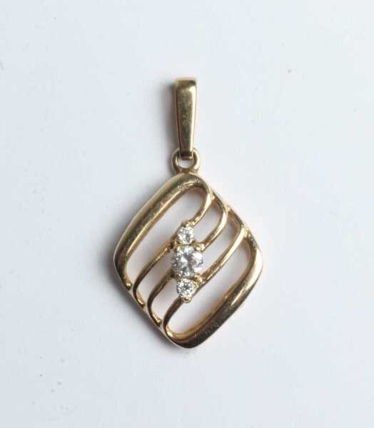 GOLD PENDANT