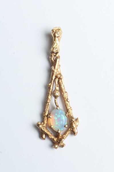 GOLD PENDANT