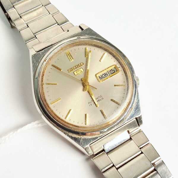 WRISTWATCH