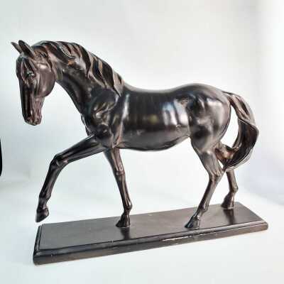 HORSE FIGURE