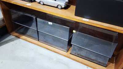 DISPLAY CASES