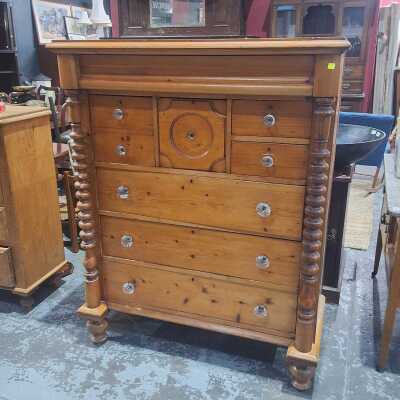 CHEST OF DRAWERS
