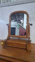 DRESSING MIRROR