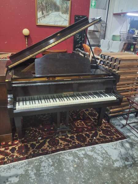 BABY GRAND PIANO