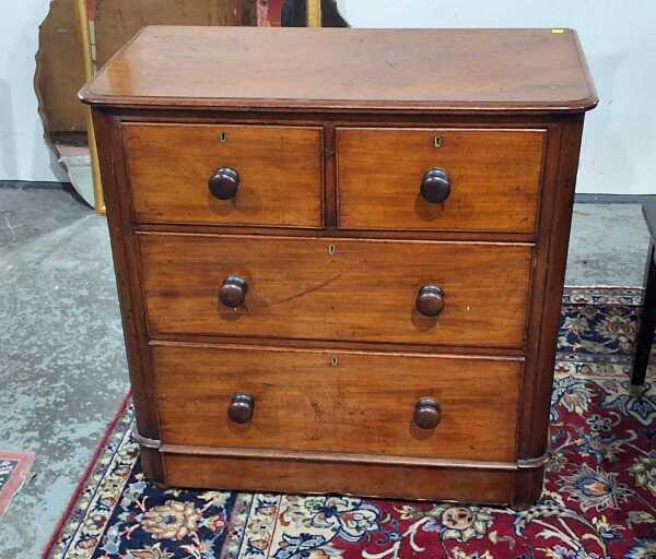 CHEST OF DRAWERS
