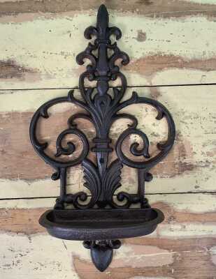 BIRD FEEDER