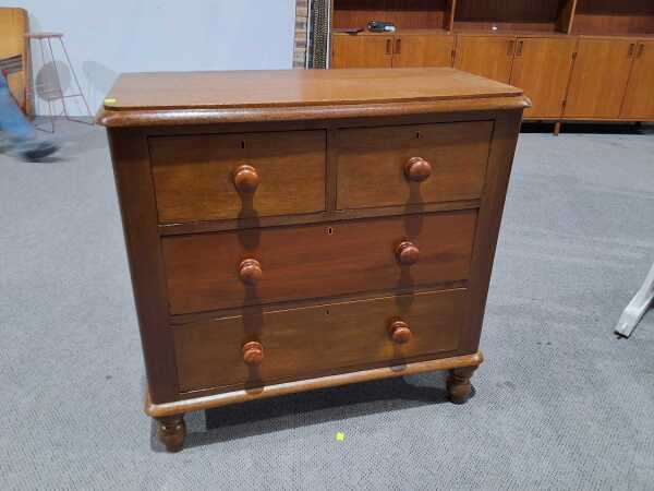 CHEST OF DRAWERS
