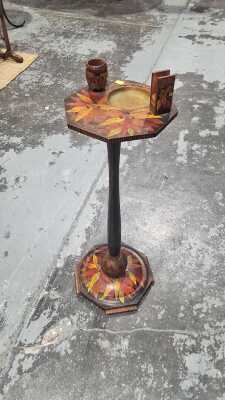SMOKERS STAND