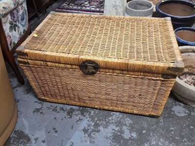 CANE CHEST