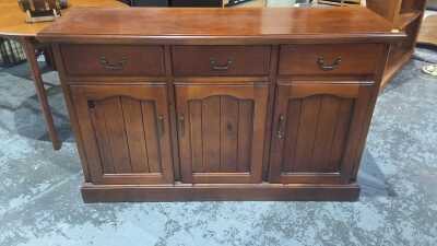 SIDEBOARD