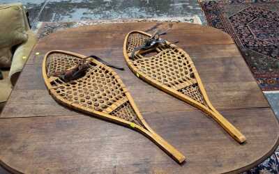 VINTAGE SNOWSHOES