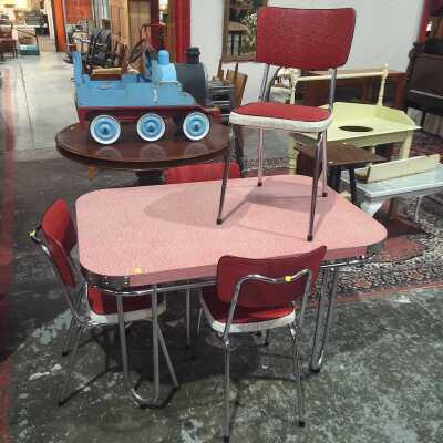 DINING SUITE