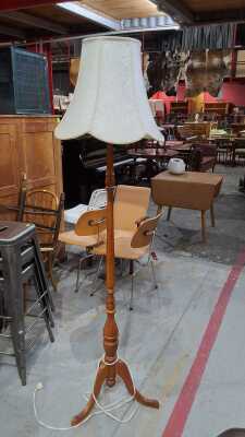 STANDARD LAMP