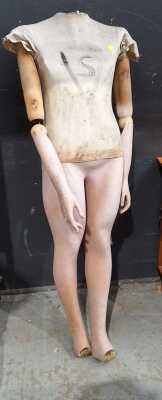 MANNEQUIN