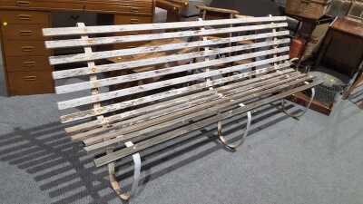 GARDEN BENCH