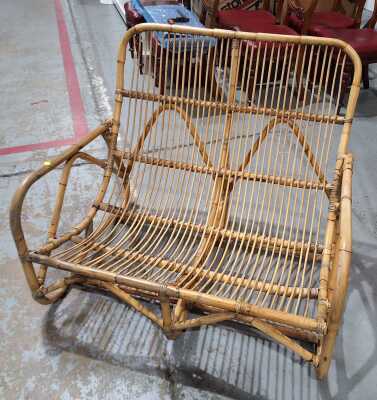CANE SETTEE