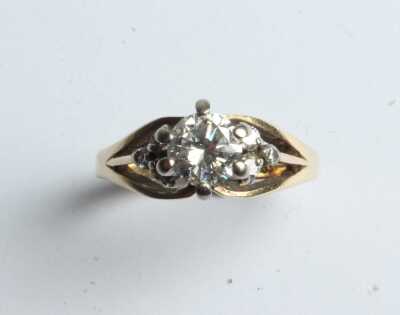 DIAMOND RING