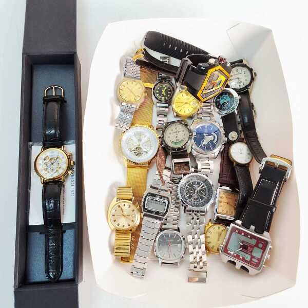 WRISTWATCHES