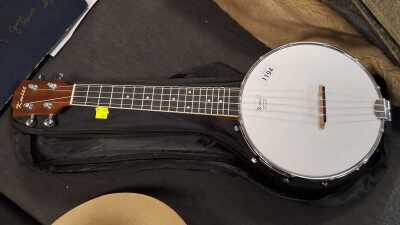 BANJO