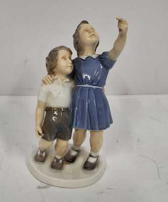 BING & GR&Oslash;NDAHL FIGURE