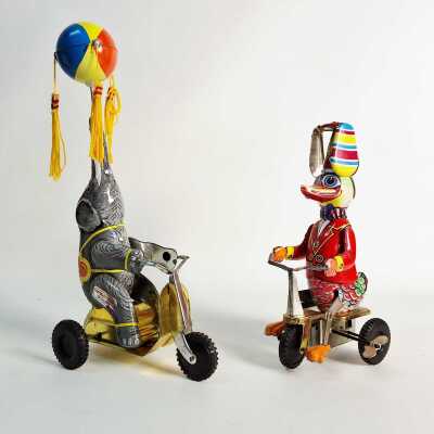 TIN TOYS
