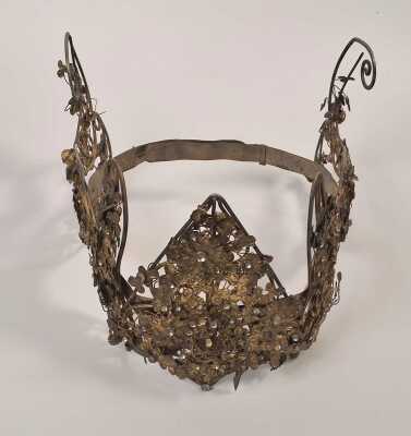 HEAD WREATH