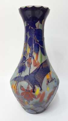 ART GLASS VASE