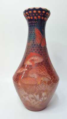 ART GLASS VASE
