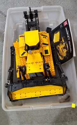 TOY BULLDOZER