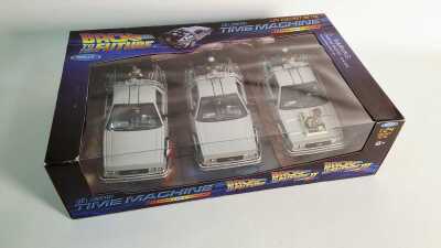 MODEL DELOREAN TIME MACHINES