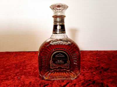 JOHNNIE WALKER HONOUR WHISKY