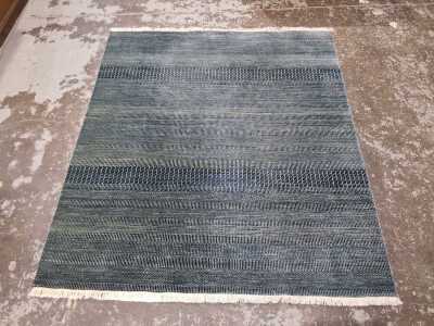 FLOOR RUG