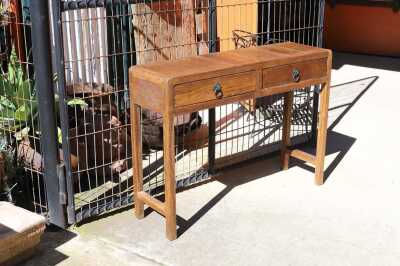 CONSOLE TABLE